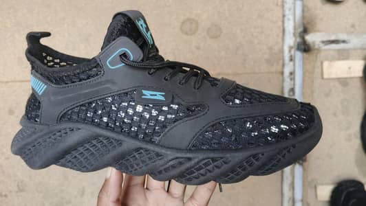 Men's Sports Shoes – Used – Rs. 2,000