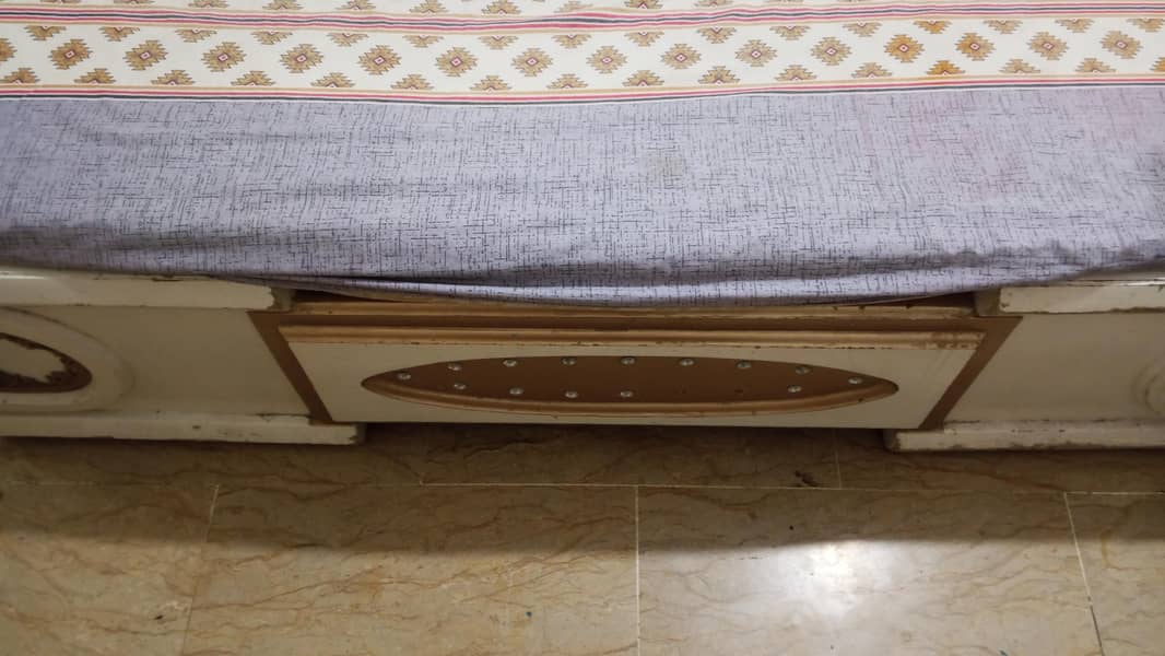 bed dressing cupboard show case 1