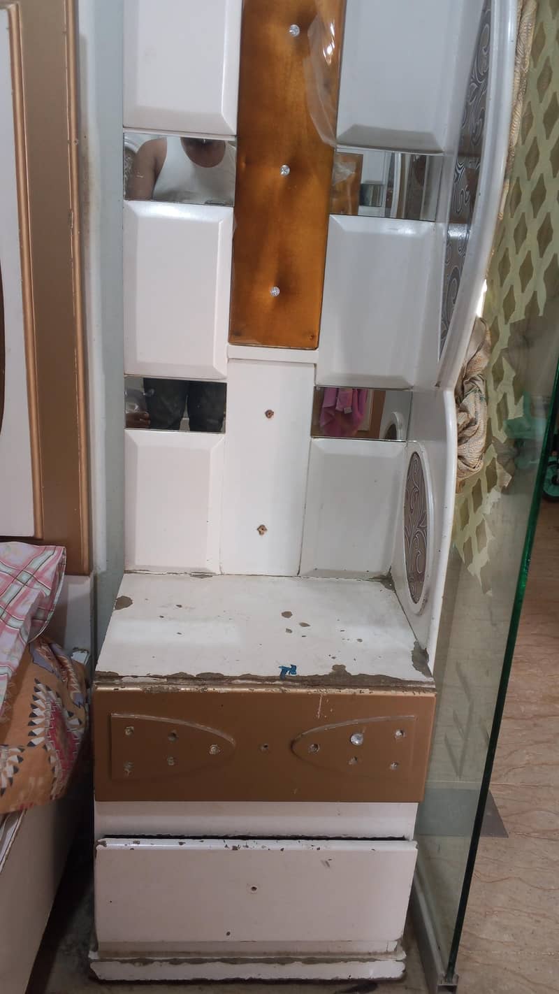 bed dressing cupboard show case 7