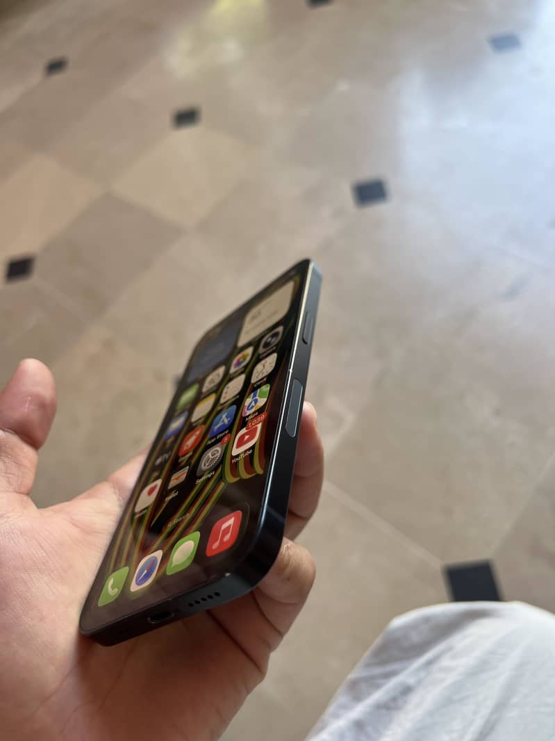Apple iPhone 14 2