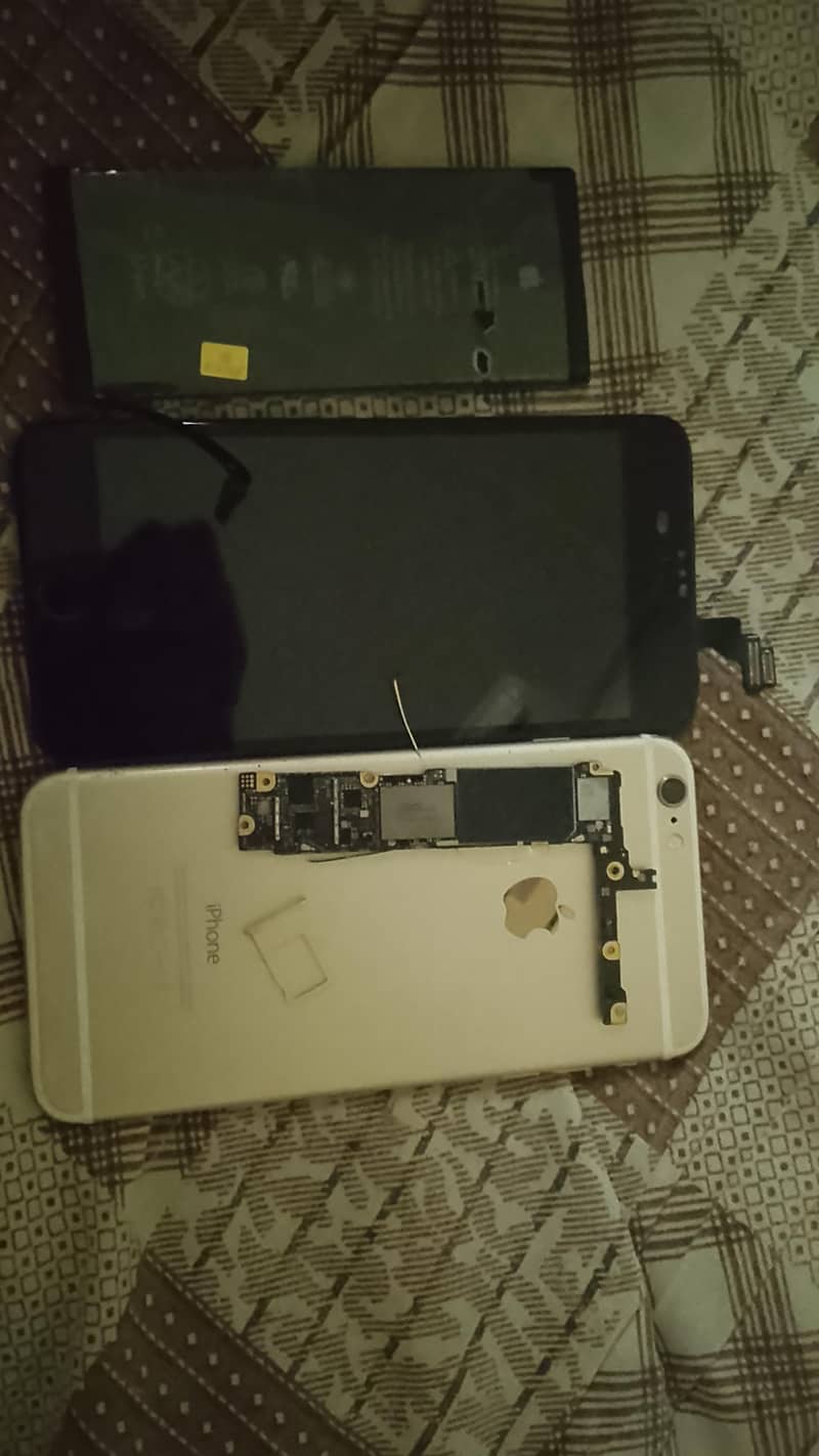 Apple iPhone 6 Plus 0