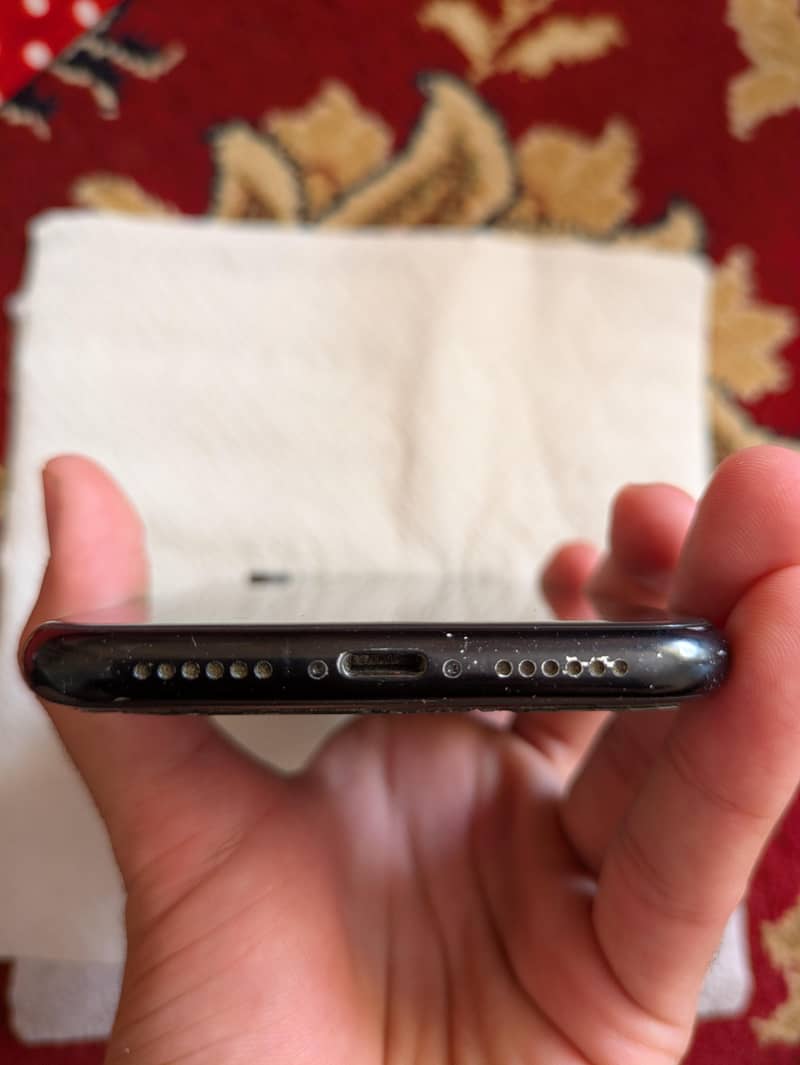 Apple iPhone XR 6