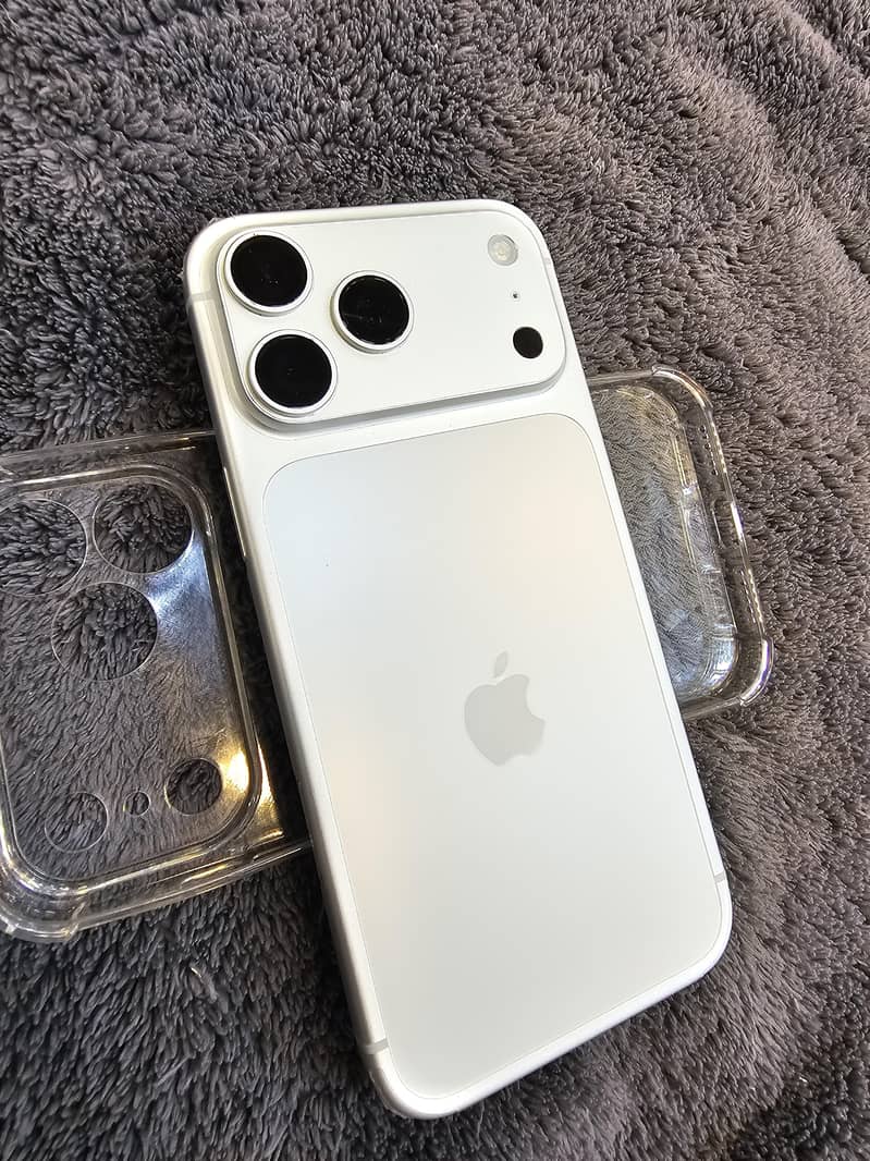 Apple iPhone 17 Pro Max 2
