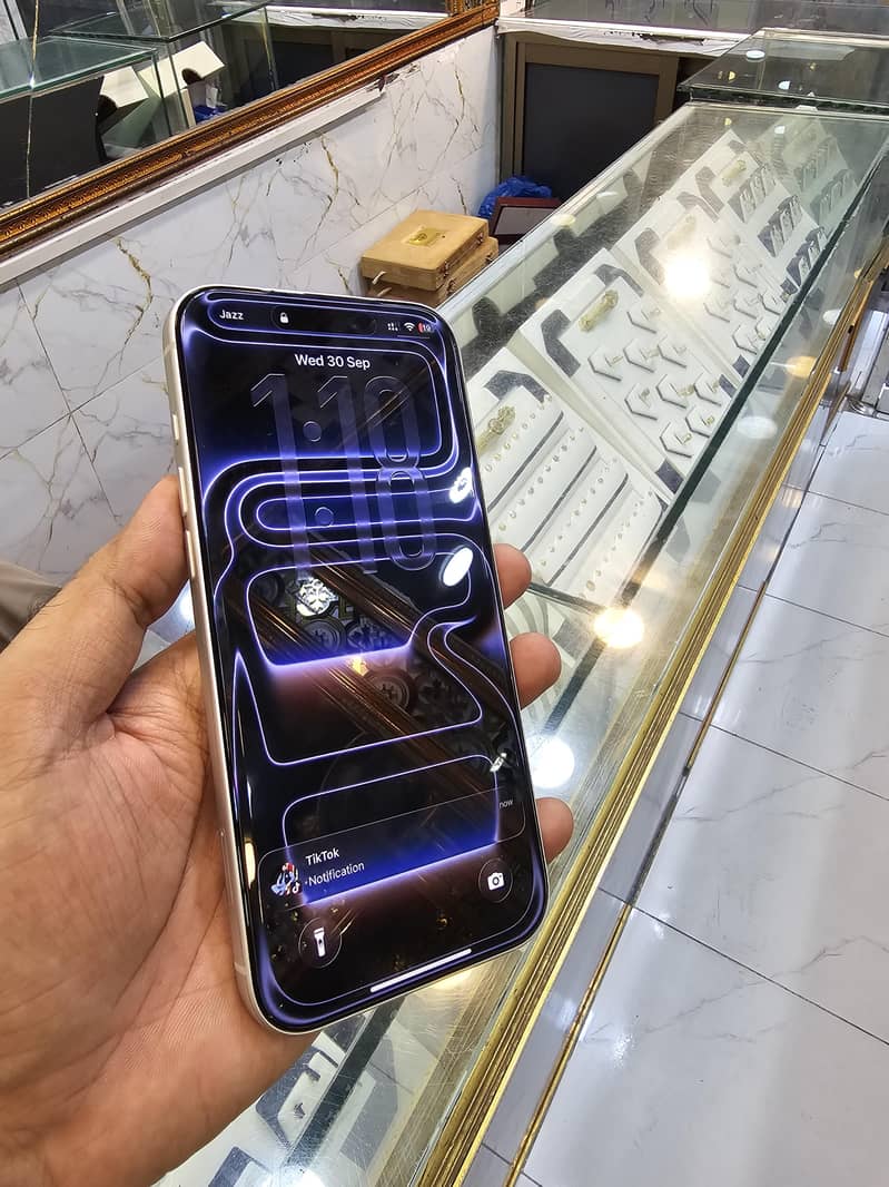 Apple iPhone 17 Pro Max 3