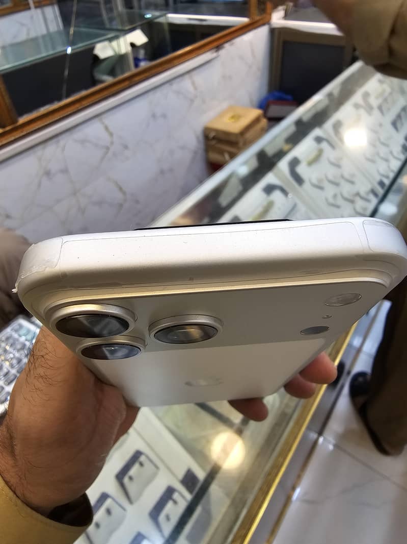 Apple iPhone 17 Pro Max 5
