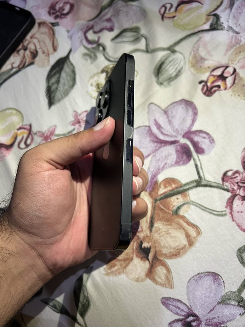 Apple iPhone 13 Pro 1