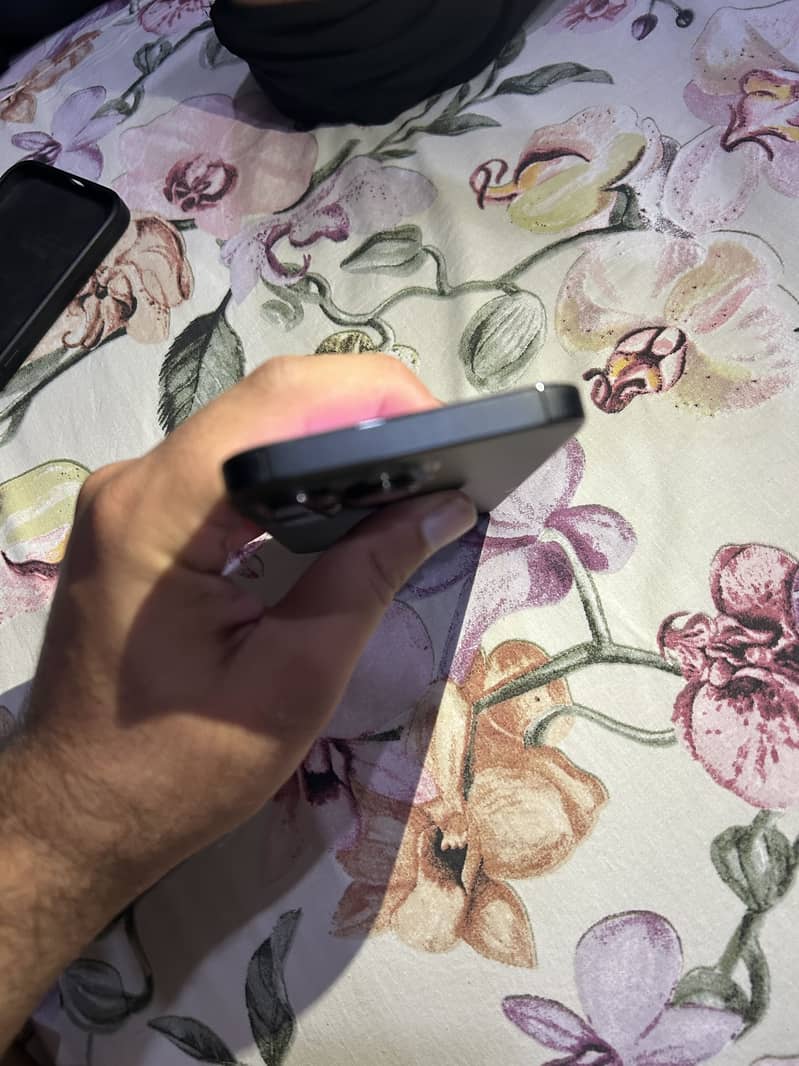 Apple iPhone 13 Pro 2