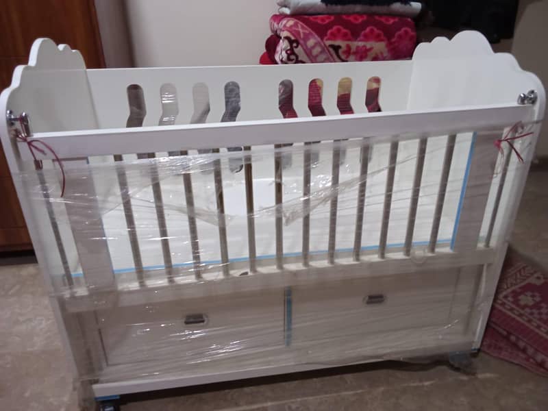 baby cot 1