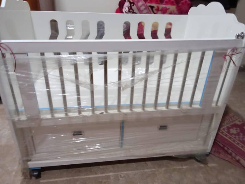 baby cot 2