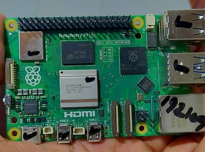 Raspberry Pi 5 8GB (10/10 Condition) + Fan & Heatsink Included