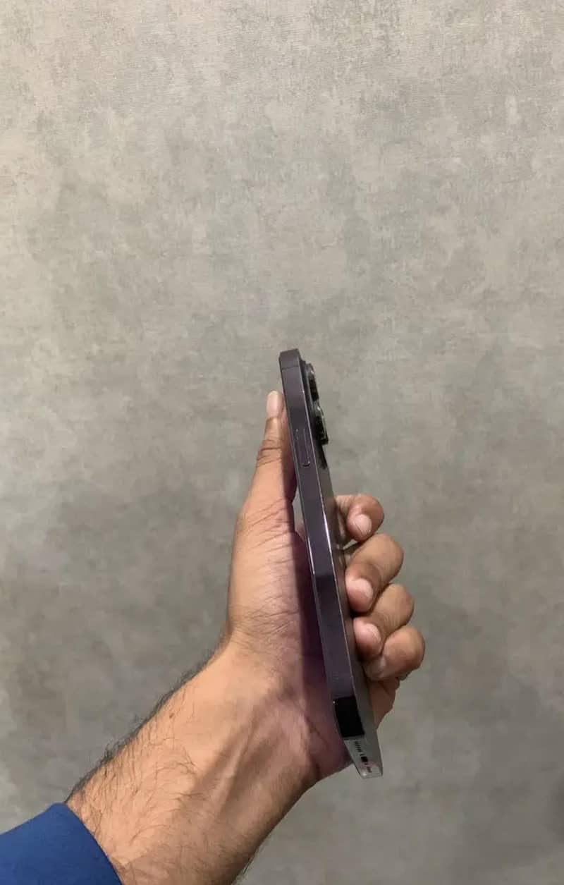 Apple iPhone 14 Pro Max 1