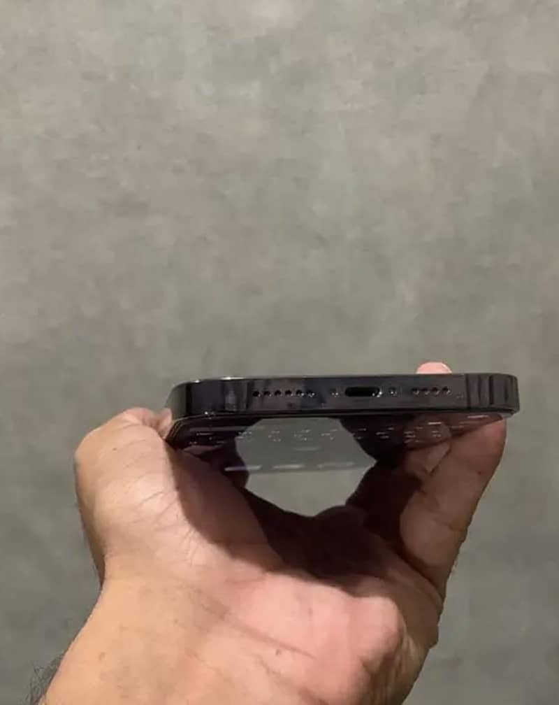 Apple iPhone 14 Pro Max 4