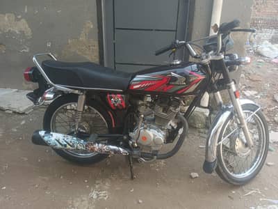 Honda 125  for sale 10/10 condimiltion double saman k sath blkl smooth