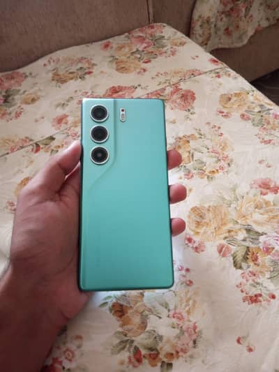 Tecno CAMON 40
