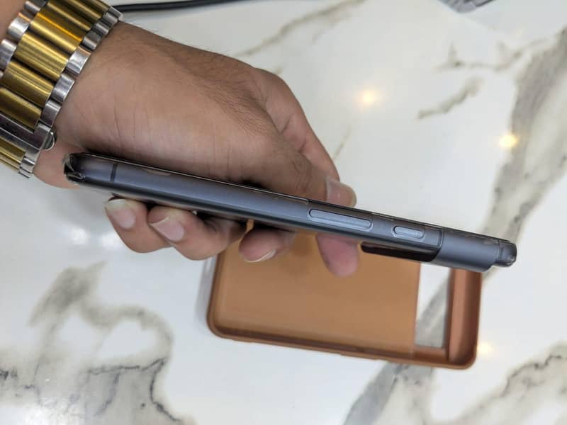 Google Pixel 8 3