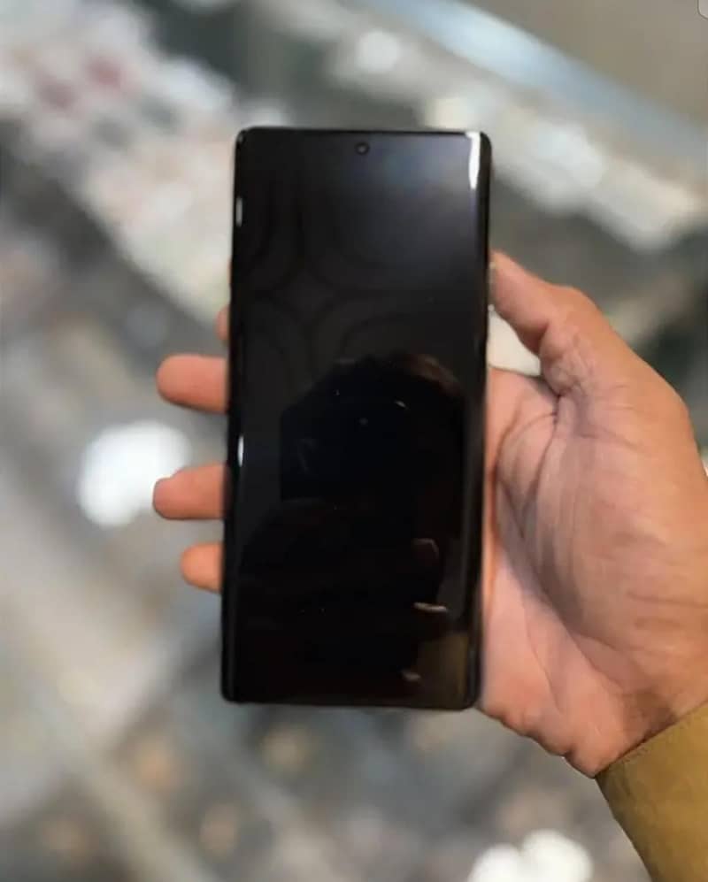 Tecno CAMON 40 Pro 1