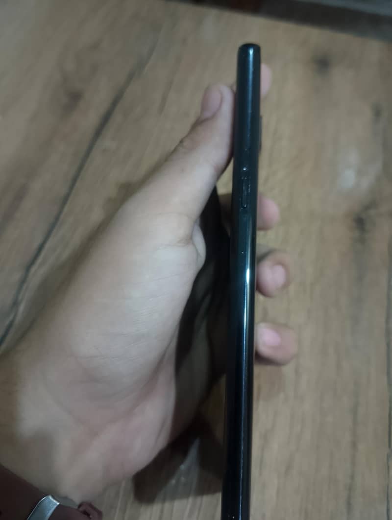 Samsung Mobile Note 8 6