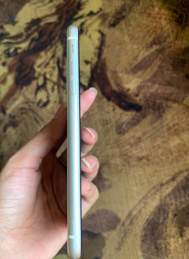 Apple iPhone 11 2