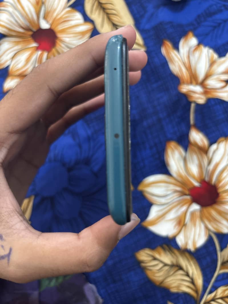Xiaomi Redmi Note 9 4