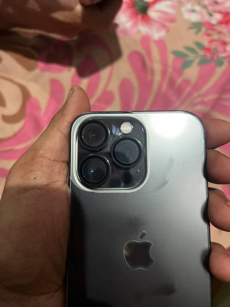 Apple iPhone 13 Pro 1