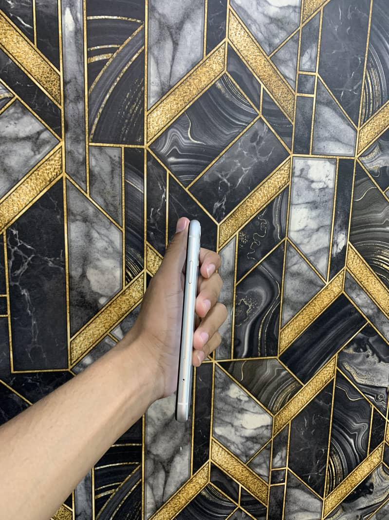 Apple iPhone 11 5