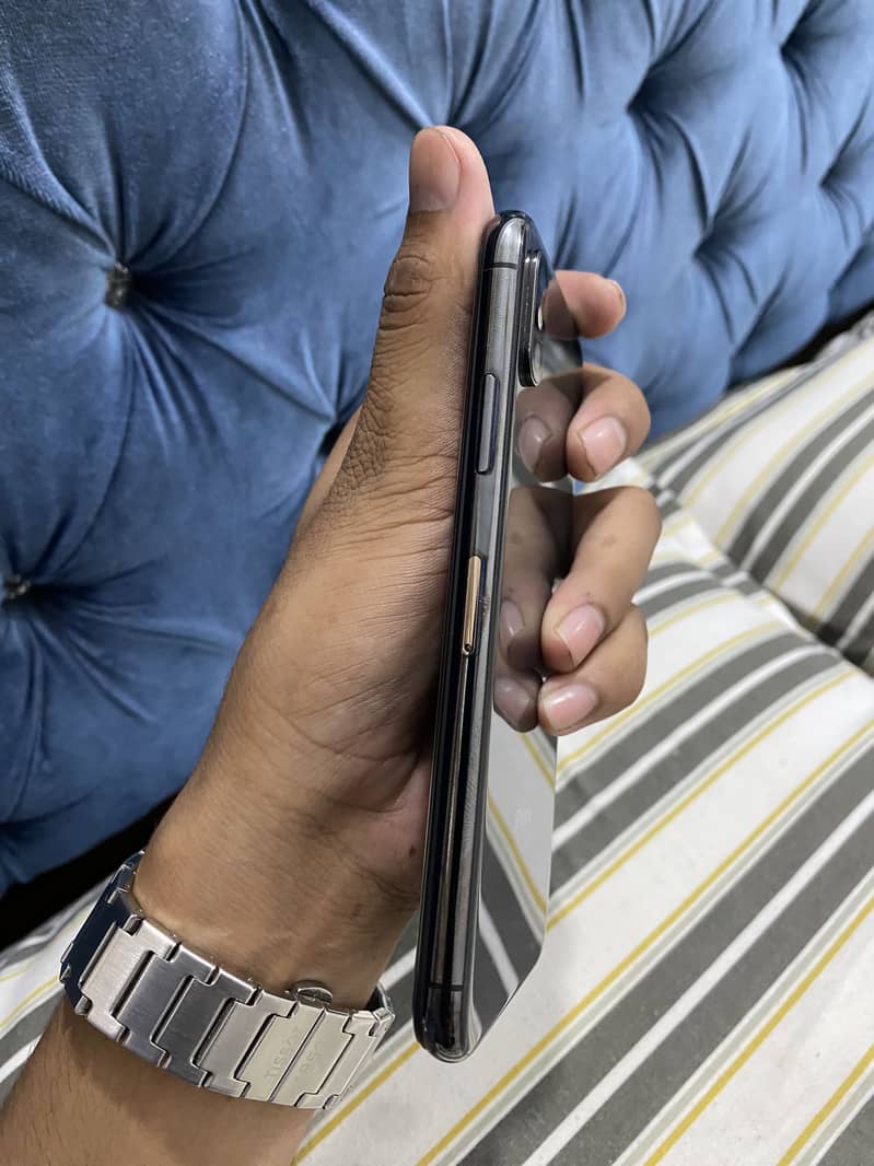 Iphone Xs 2