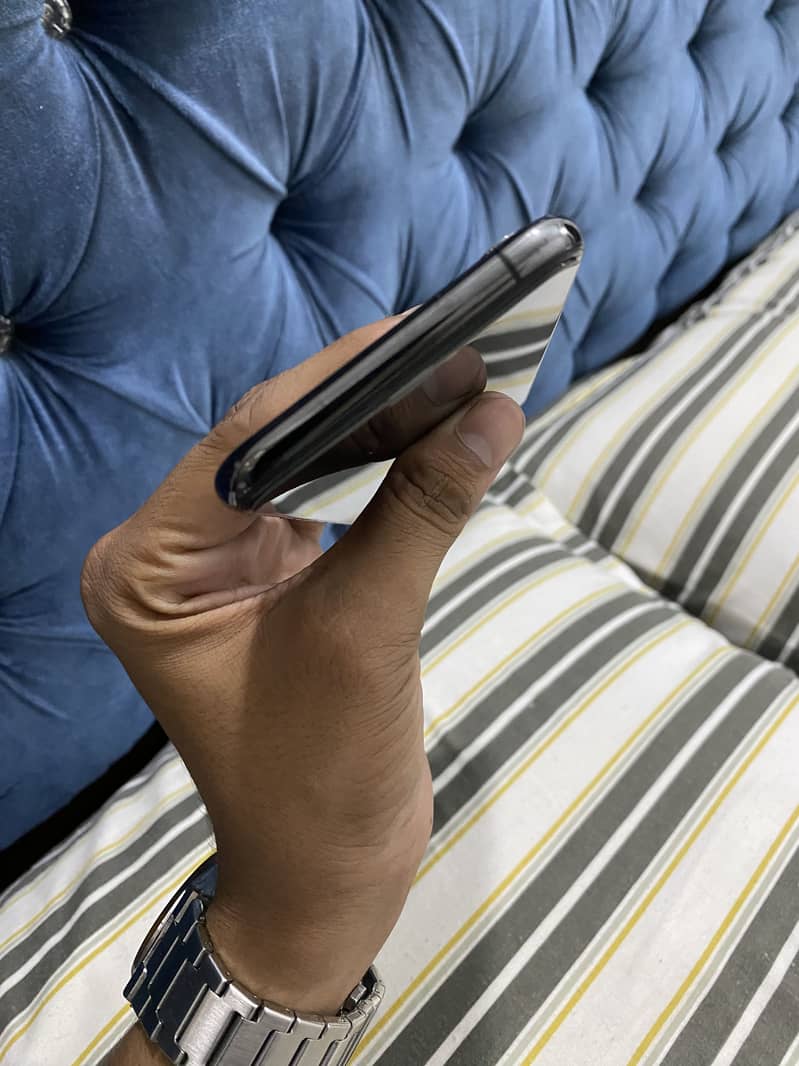 Iphone Xs 4