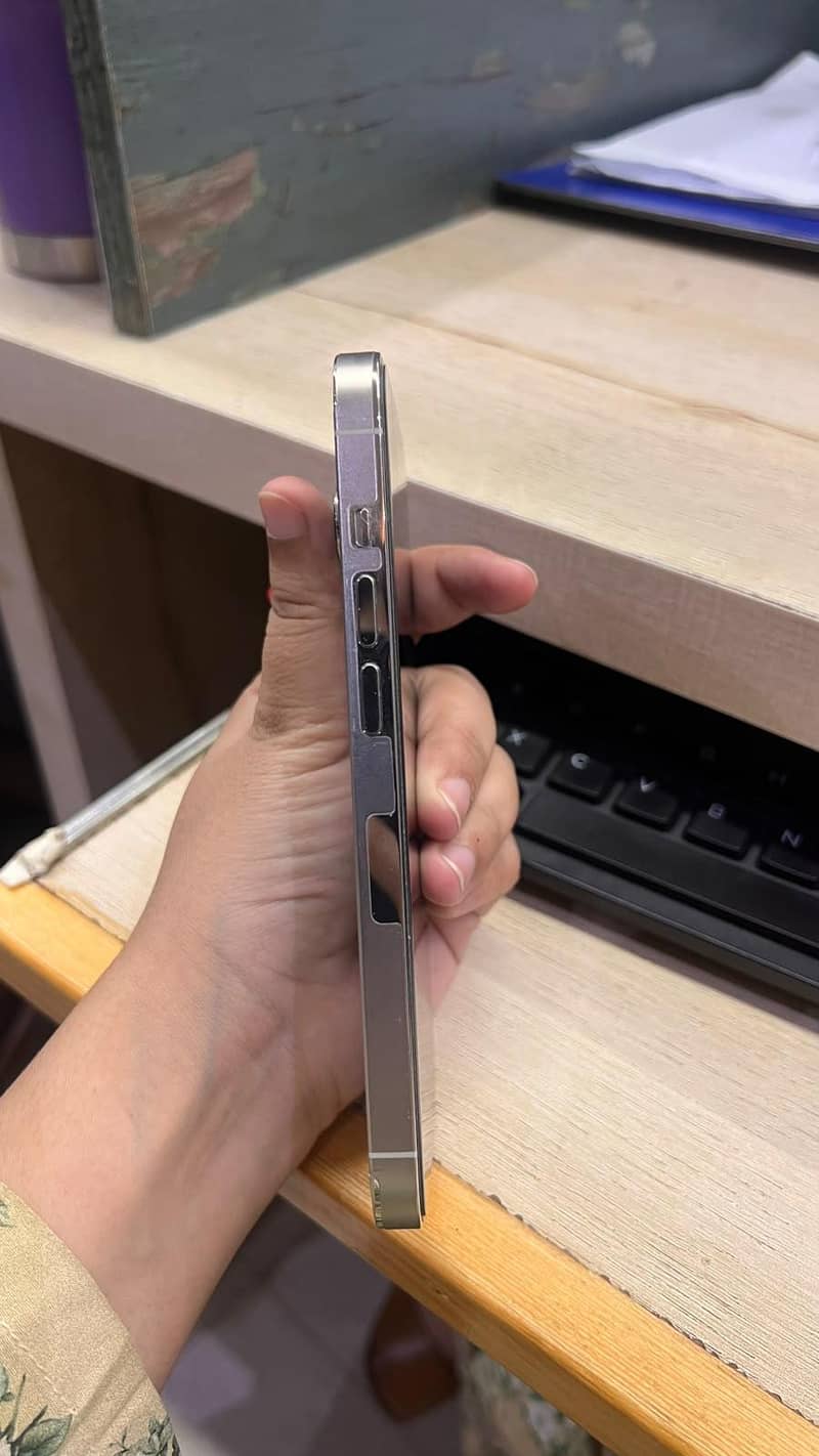 Apple iPhone 14 Pro 0