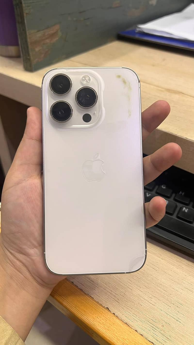 Apple iPhone 14 Pro 1