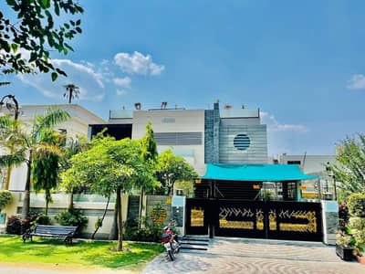 One Kanal Slightly Used Ultra Modern Designer Owner Build Bungalow For Sale At Prime Location Of DHA Lahore Near To Park Masjid & Commercial Market.
