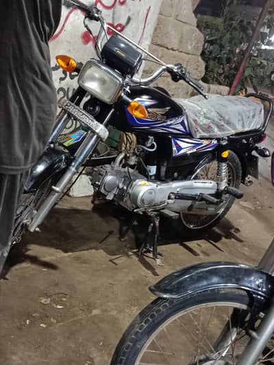 SP-70 in genuine neat and clean condition urgent sale 2024 12th month
