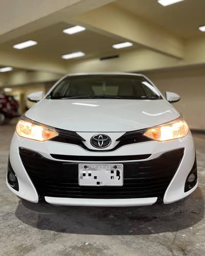 Toyota Yaris 1.5. model  2021 white 100% original condition