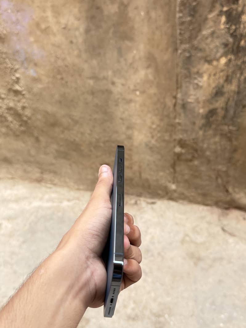 Apple iPhone 12 Pro Max 3