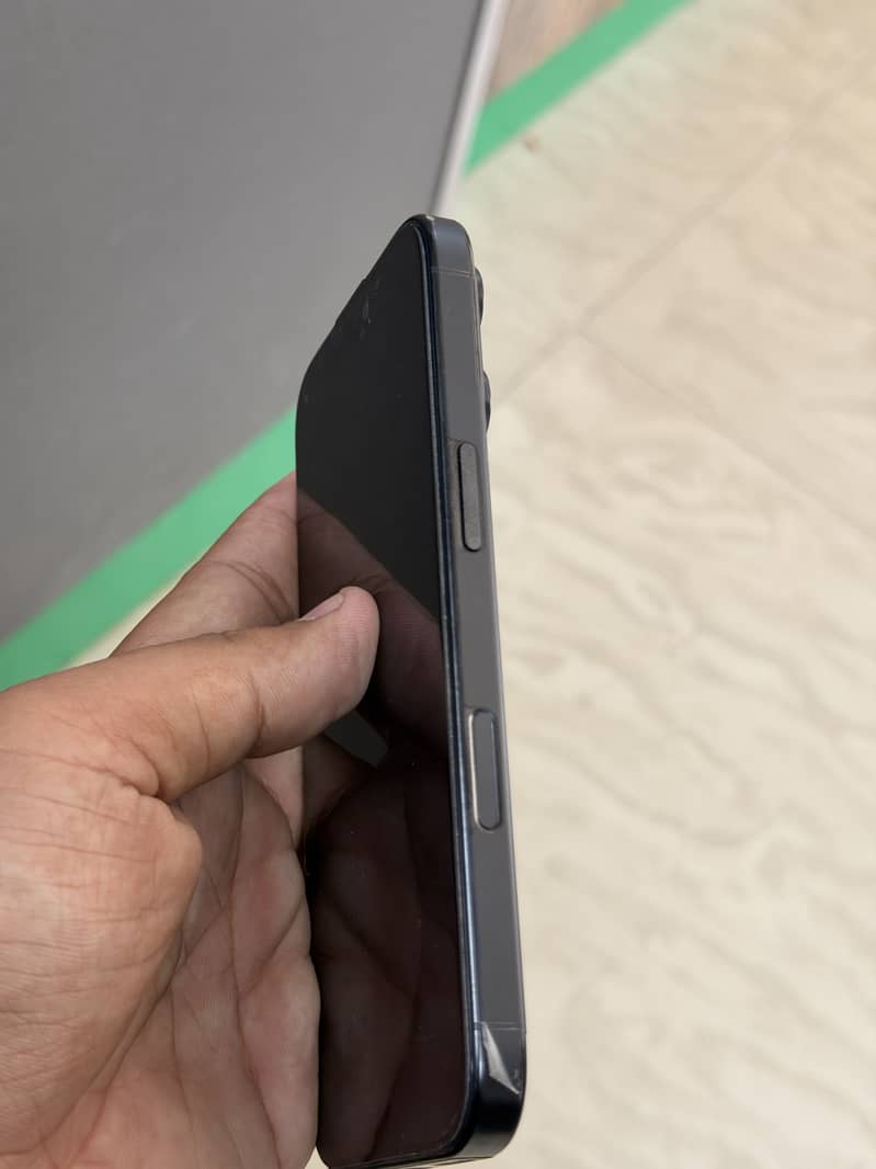 Apple iPhone 16 Pro 6