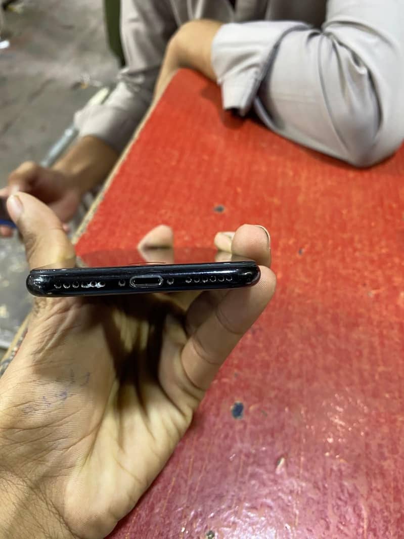 Apple iPhone 7 2