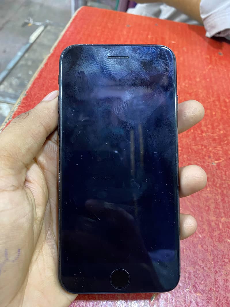 Apple iPhone 7 3