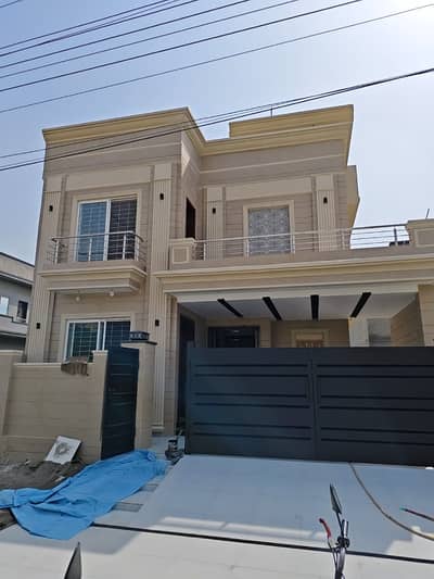 10 Marla Brand New house available for rent