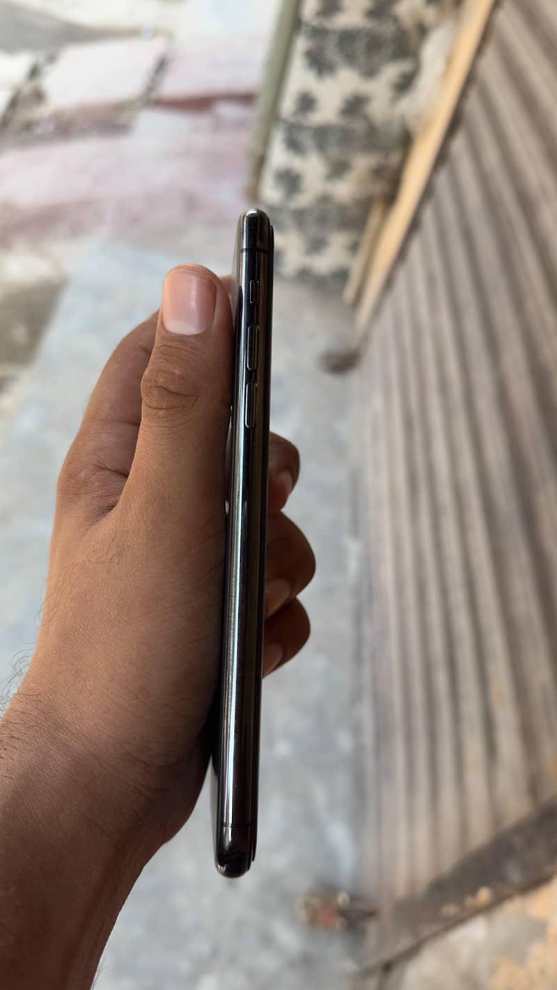 Apple iPhone 11 pro max 2
