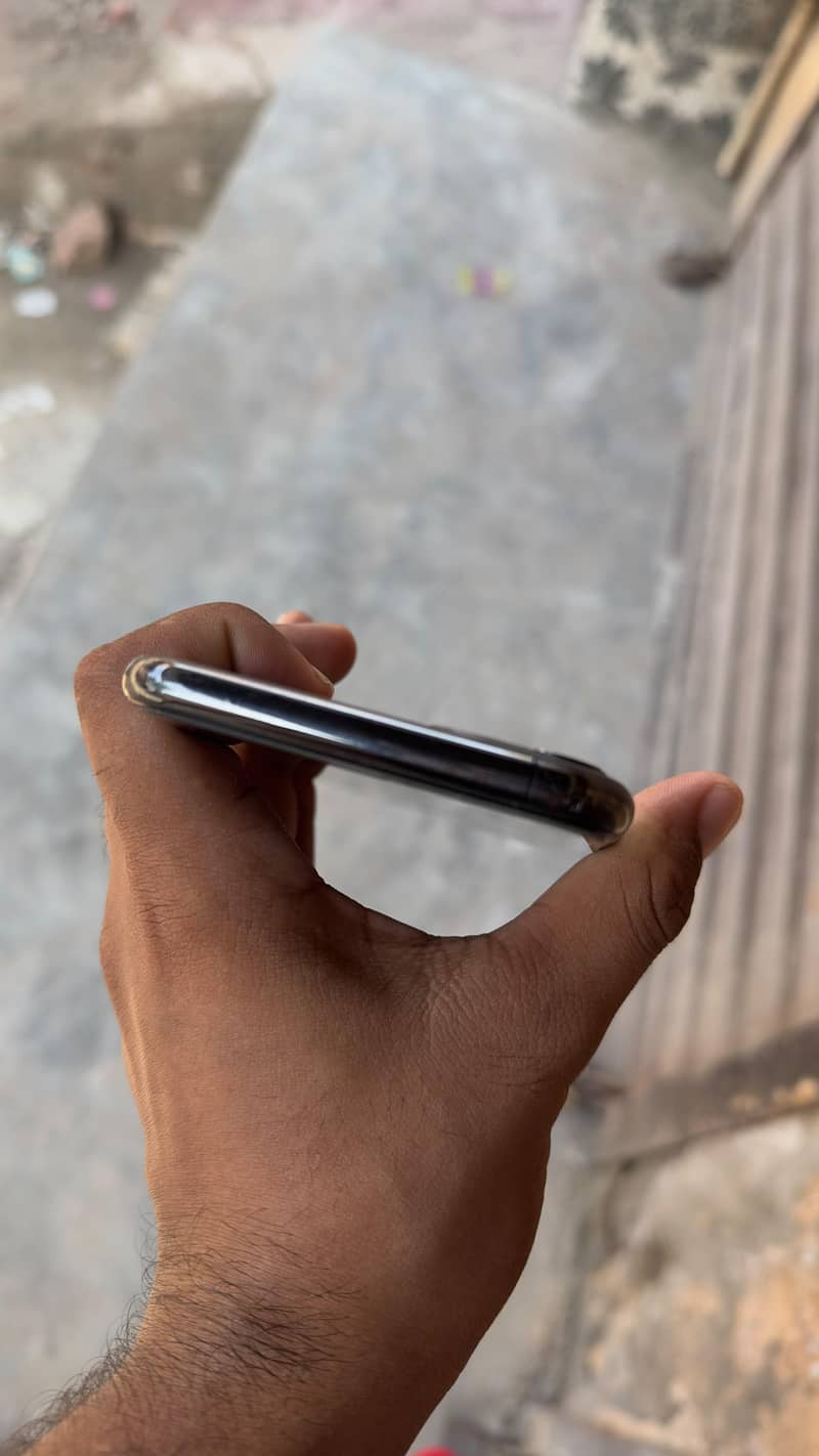 Apple iPhone 11 pro max 3