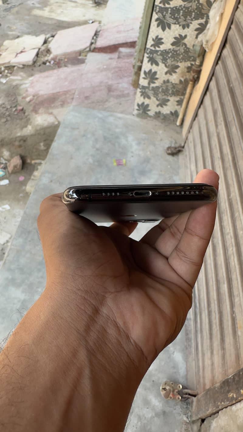 Apple iPhone 11 pro max 4