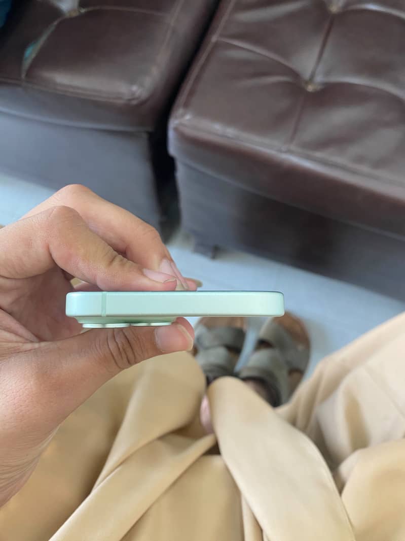 Apple iPhone 15 3