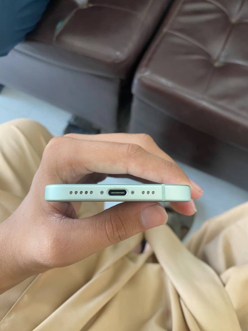 Apple iPhone 15 5