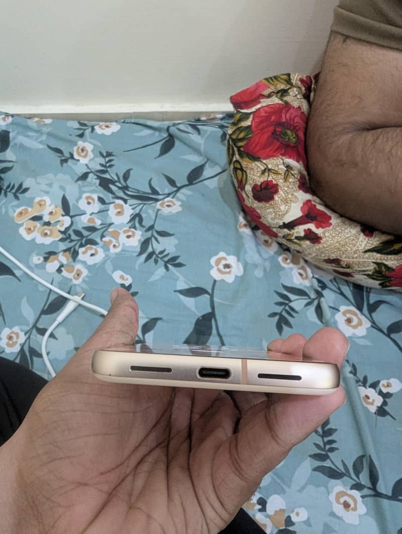 Google Pixel 8 3