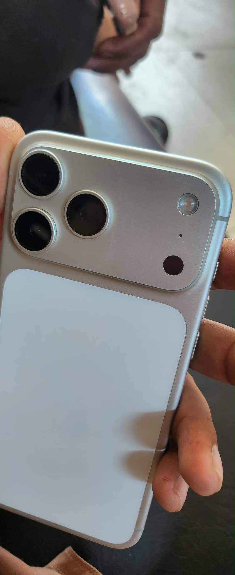 Apple iPhone 17 Pro Max 1