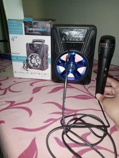 Speaker with mic