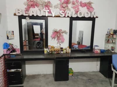 pourler table and mirror