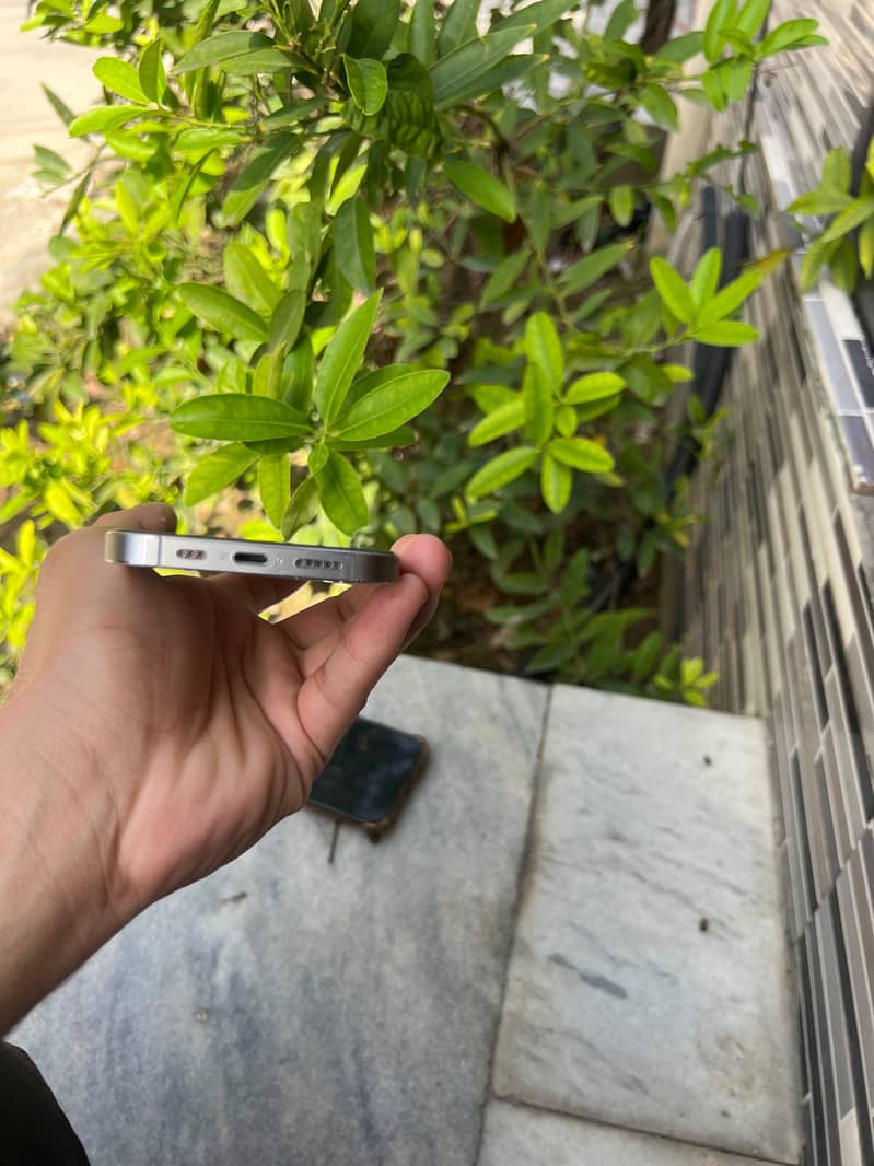 Apple iPhone 13 Pro 1