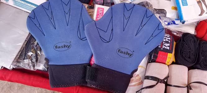 BRAND NEW GLOVES