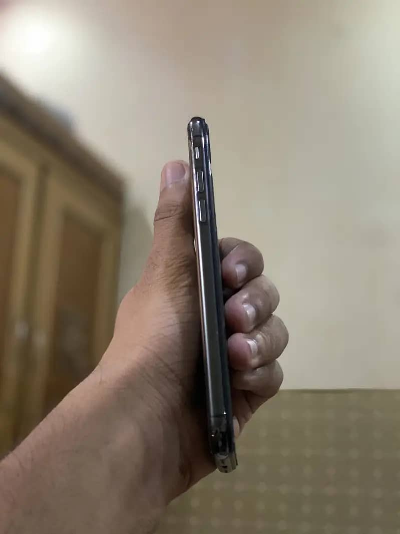 Apple iPhone X 6