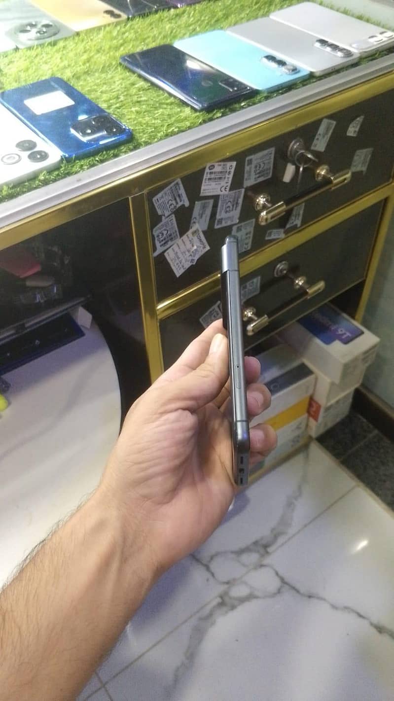 Google Pixel 8 2